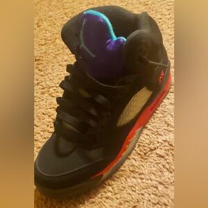 Slightly used Jordan 5’s Retro Top 3